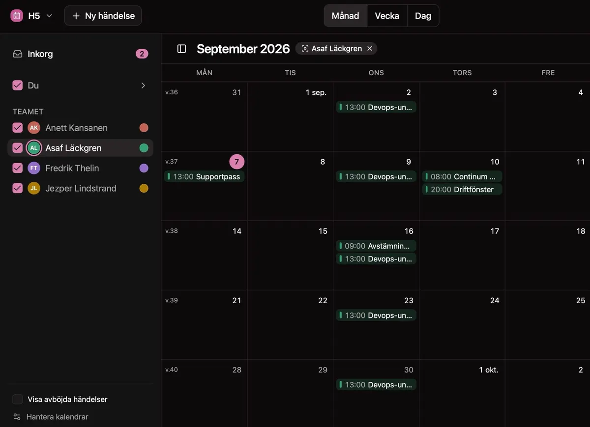 The same month in Alma with a focus chip reading Asaf Läckgren next to the title. Only that colleague's four events remain, and his name is ringed in the team sidebar.
