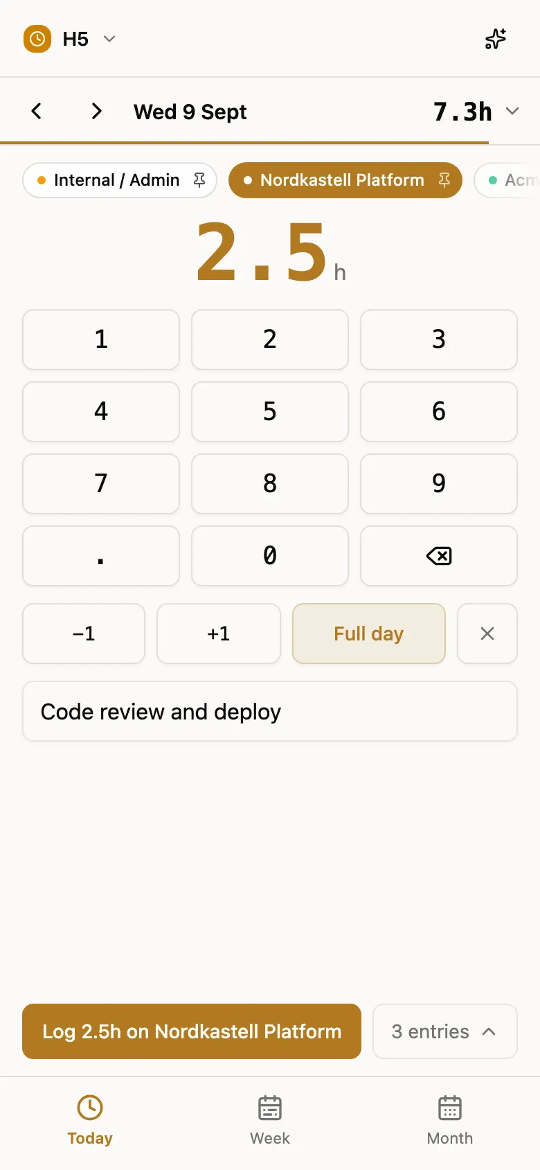 Tida on a phone: a project is picked, the keypad reads 2.5 hours, and one button logs it.